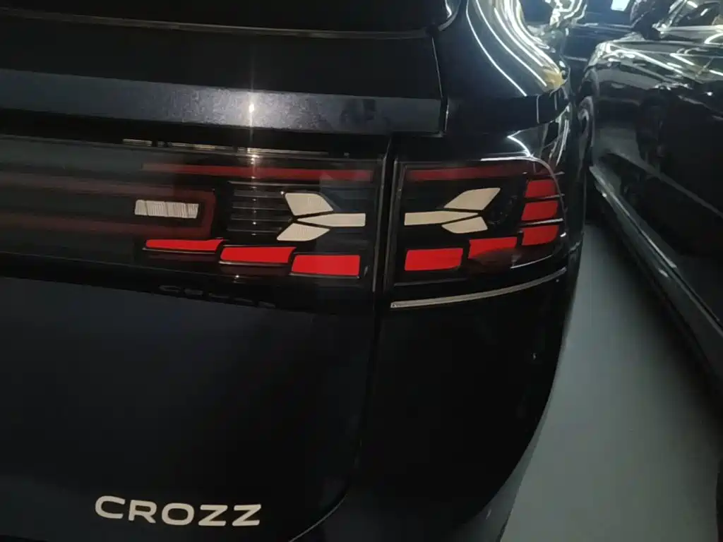 Photo 8 - Volkswagen ID.6 CROZZ