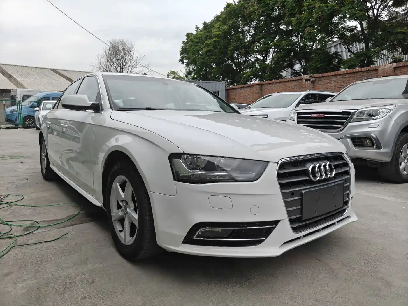 Audi A4L 2013 30 TFSI Automatic Comfort фото 3