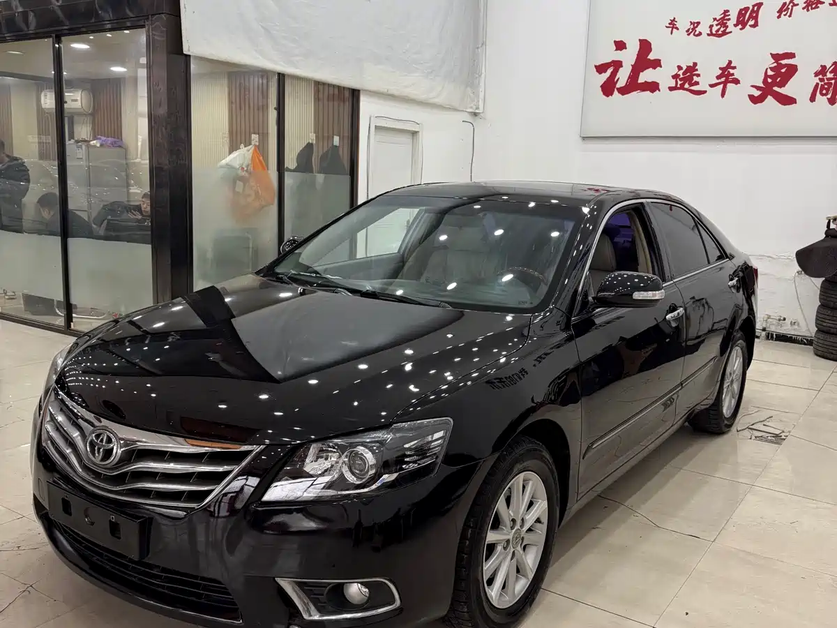 Toyota Camry 2013 200G Classic Luxury Edition фото 2