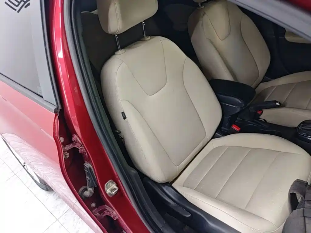 Фото 25 - Buick Excelle