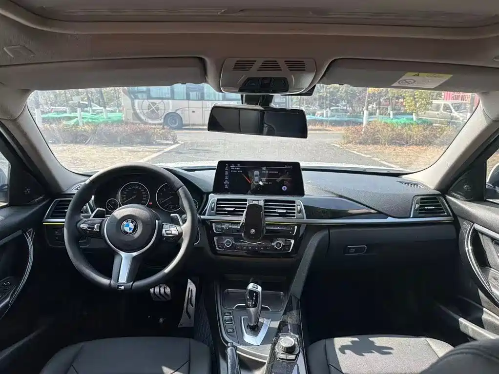 BMW 3 Series 2017 320Li Luxury Design Package фото 4
