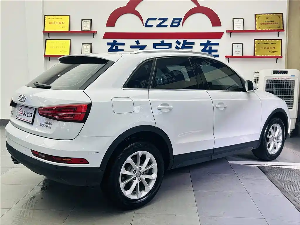 Audi Q3 2018 30th Anniversary Edition 30 TFSI Standard фото 5