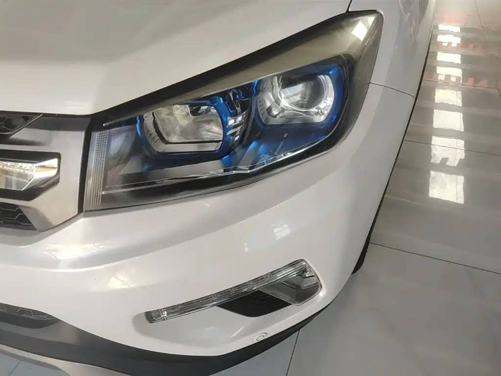 Фото 24 - Changan CS75