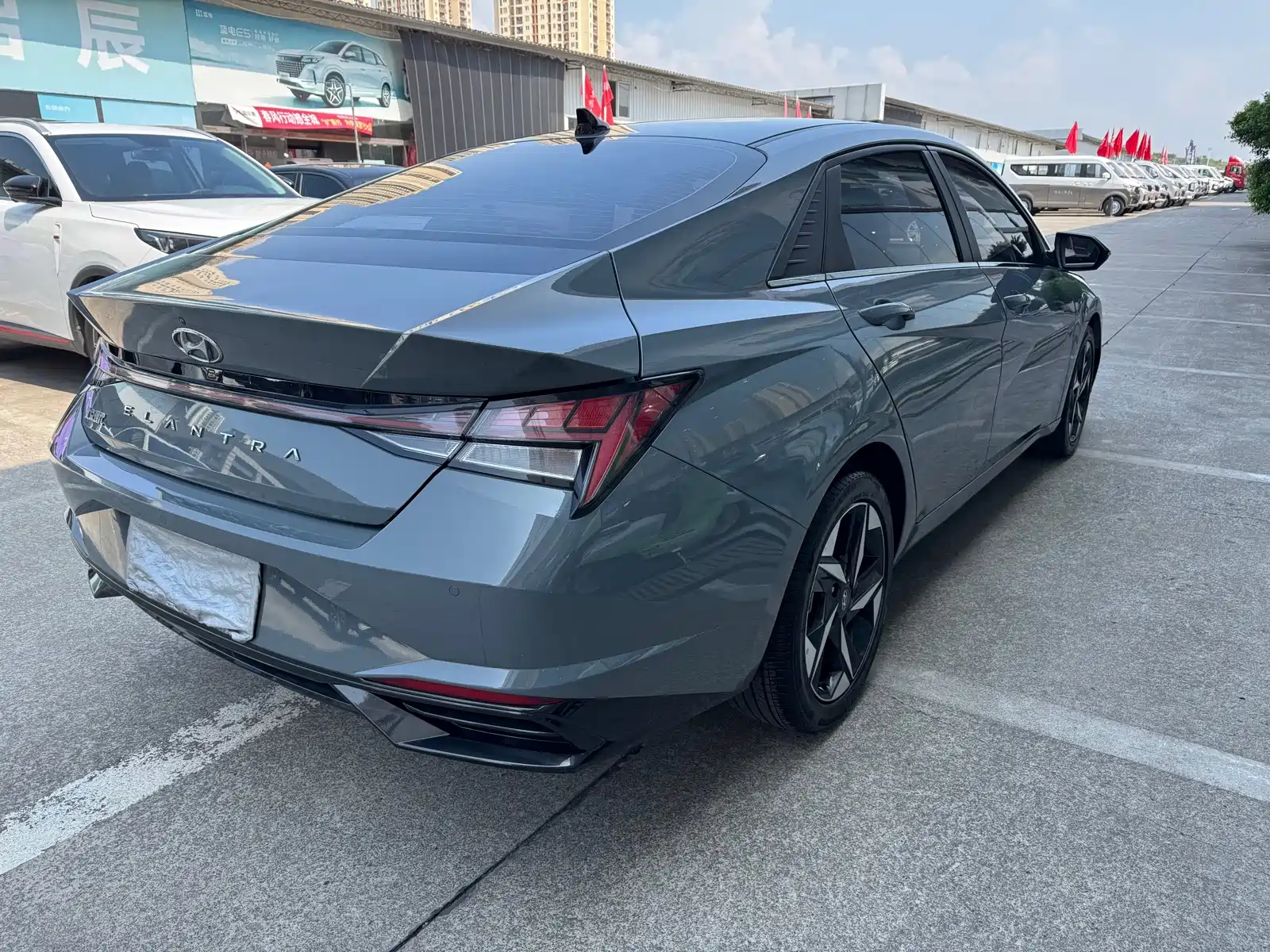 Фото 7 - Hyundai Elantra