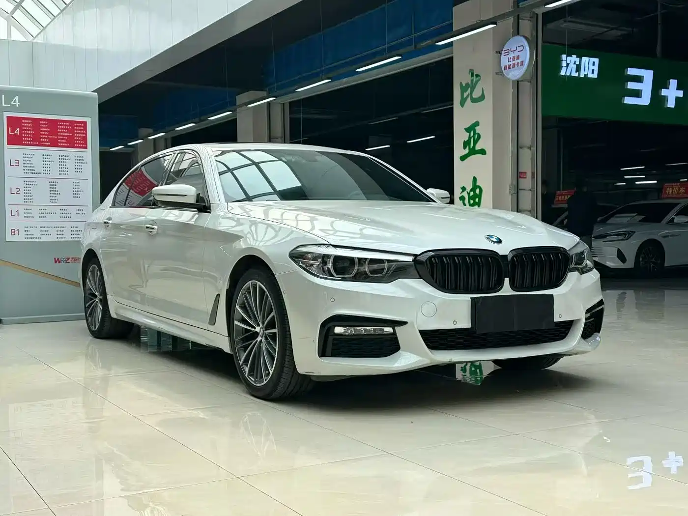 BMW 5 Series 2018 525Li M Sport Package фото 3