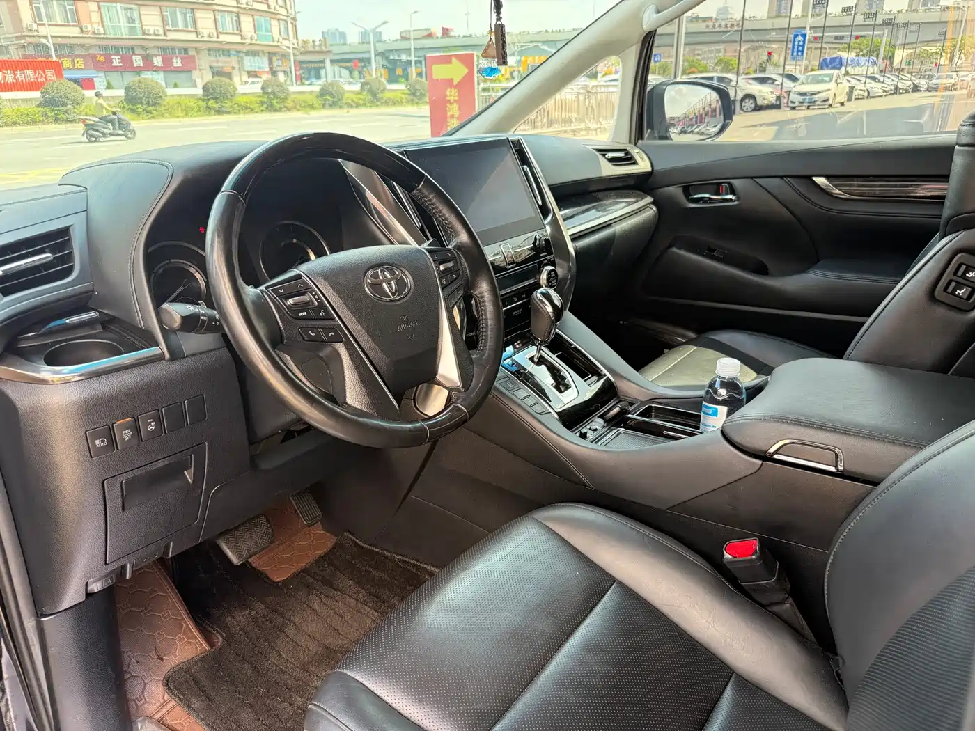 Фото 3 - Toyota Vellfire