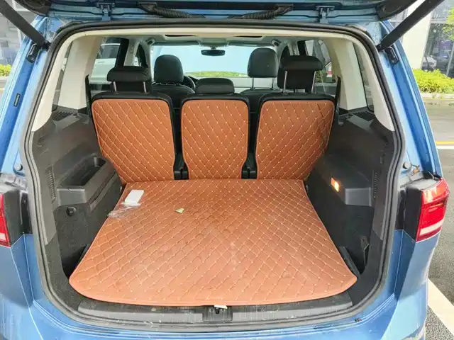 Volkswagen Touran 2016 Touran L 330TSI DSG Luxury — фото 5