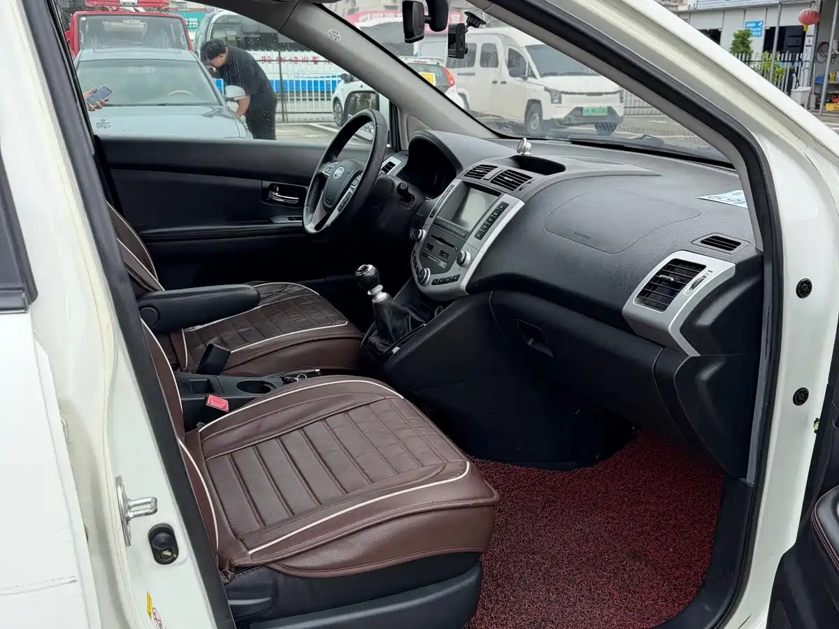 BYD S6 2014 2014 Model 1.5TI Manual Premium 5-Seater