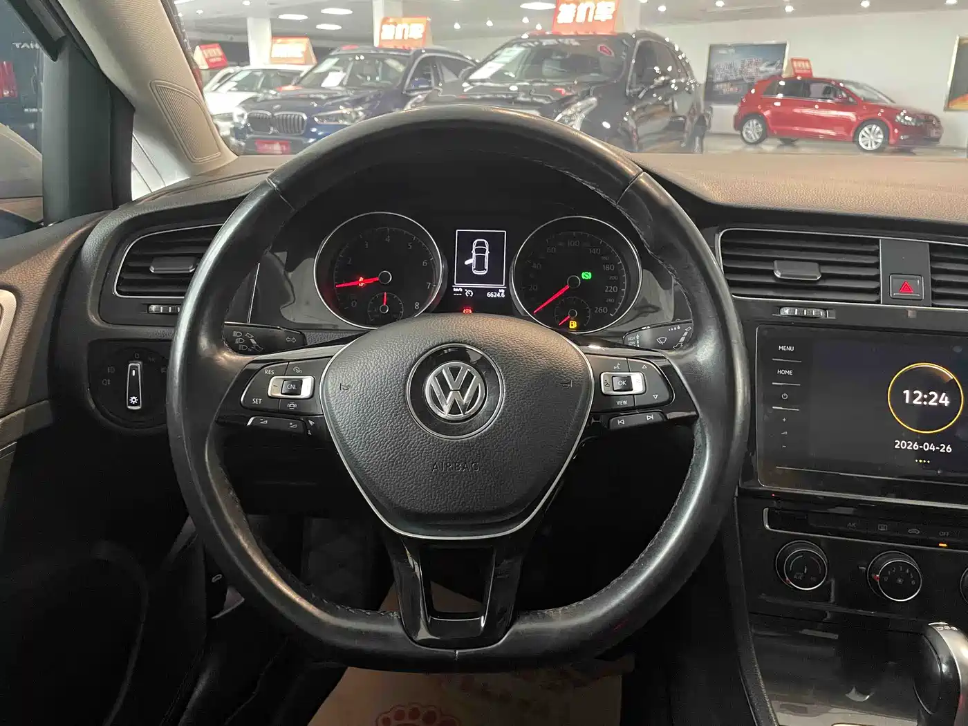 Volkswagen Golf 2020 Beloved Edition 280TSI DSG Comfort фото 6