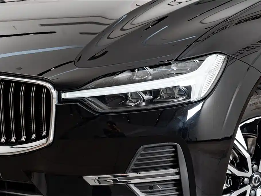 Фото 4 - Volvo XC60