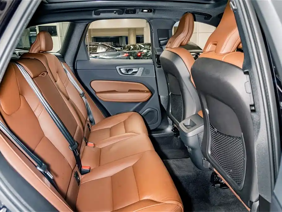 Фото 21 - Volvo XC60