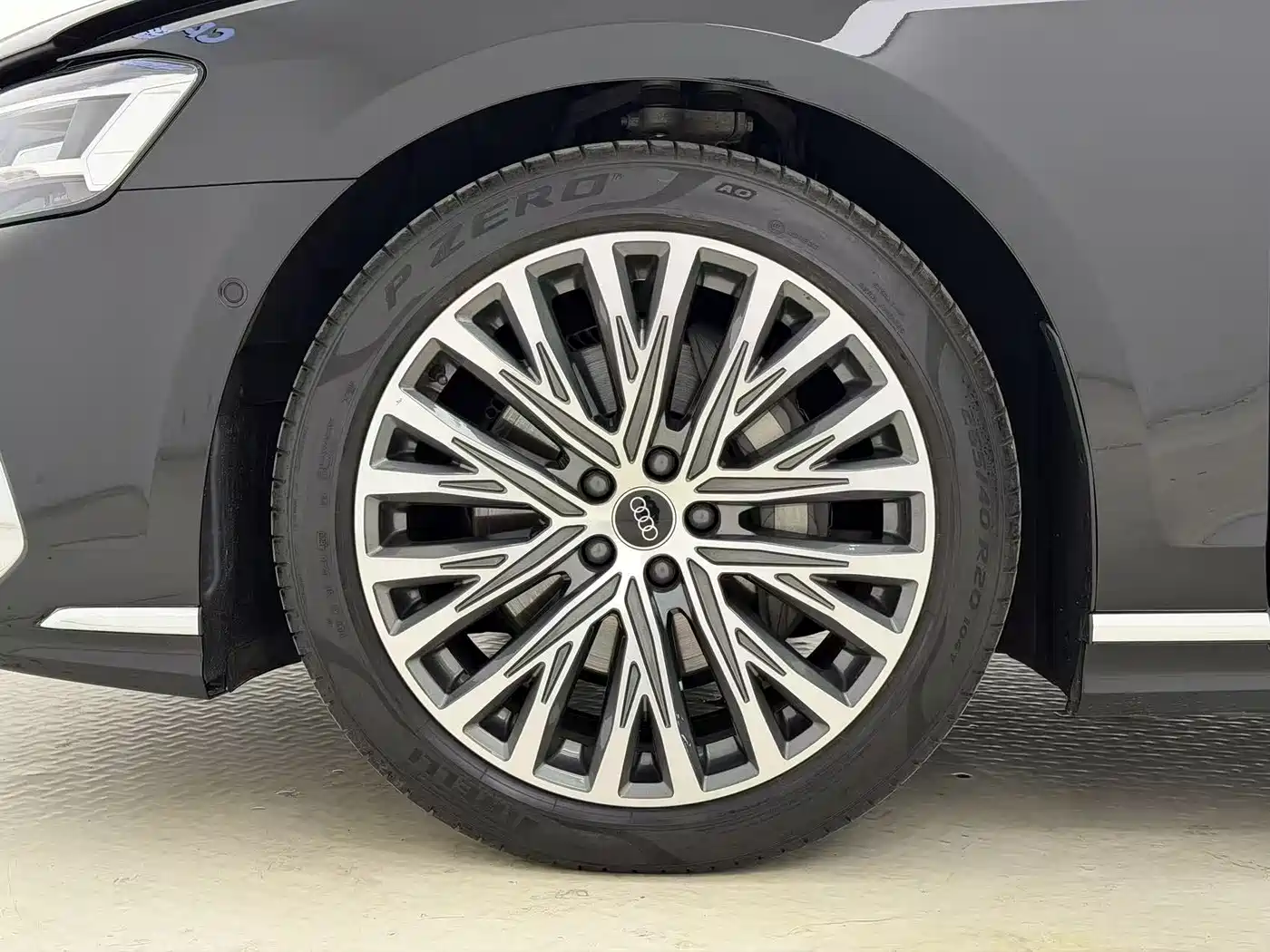 Audi A8 2024 Model A8L 50 TFSI quattro Executive фото 26