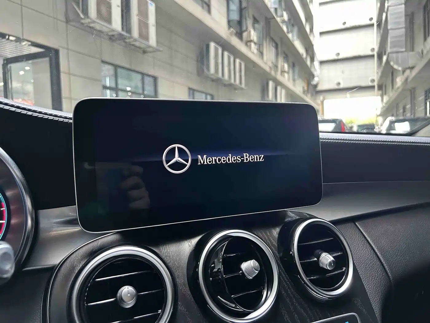 Фото 17 - Mercedes-Benz C-Class
