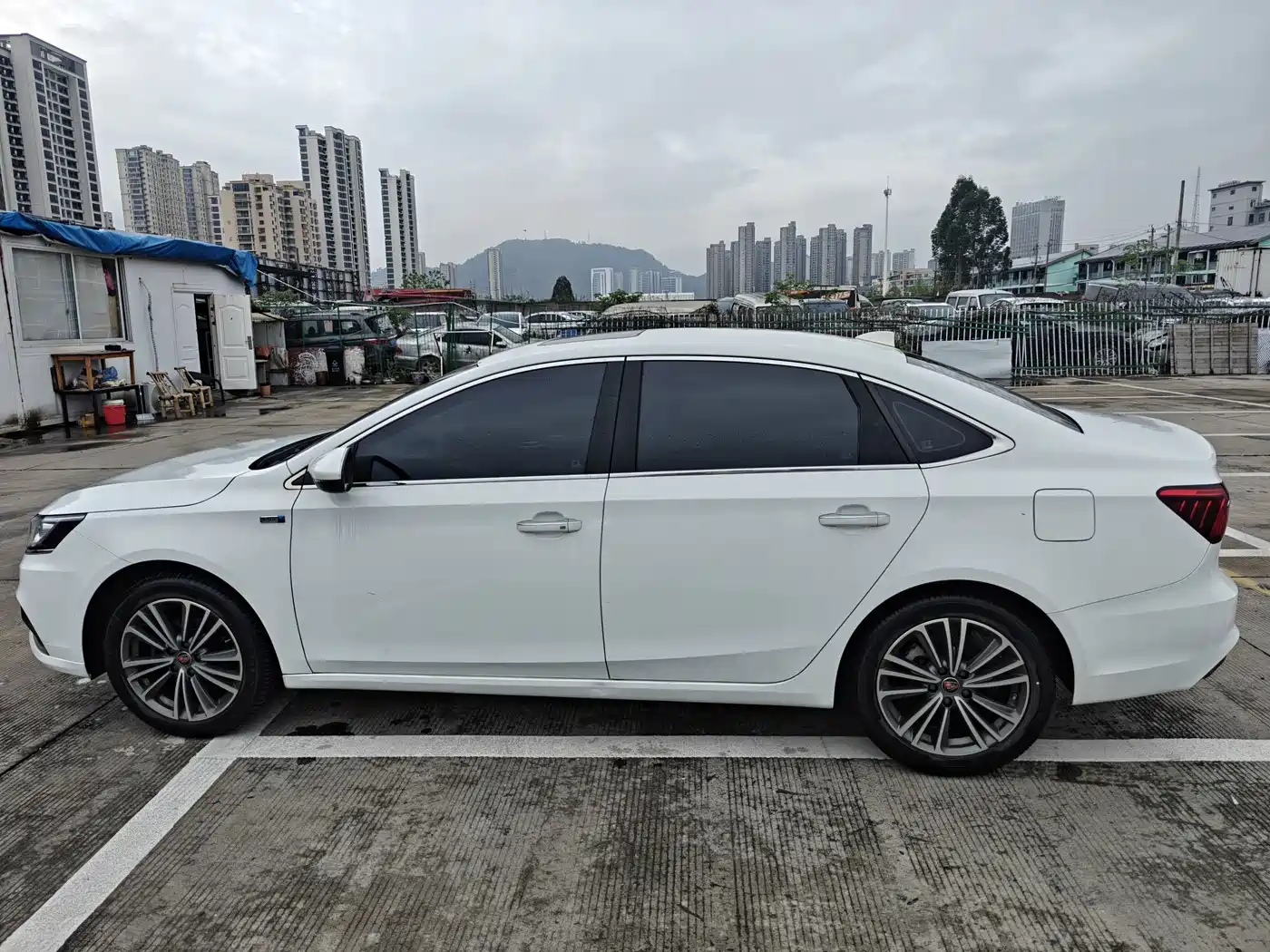 ROEWE I6
