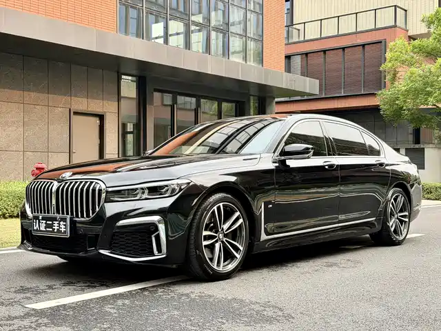BMW 7 SERIES