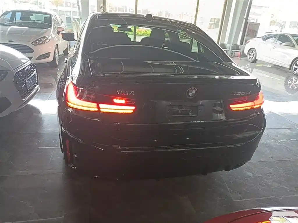 BMW 3 Series 2025 330Li M Sport Night Edition фото 6