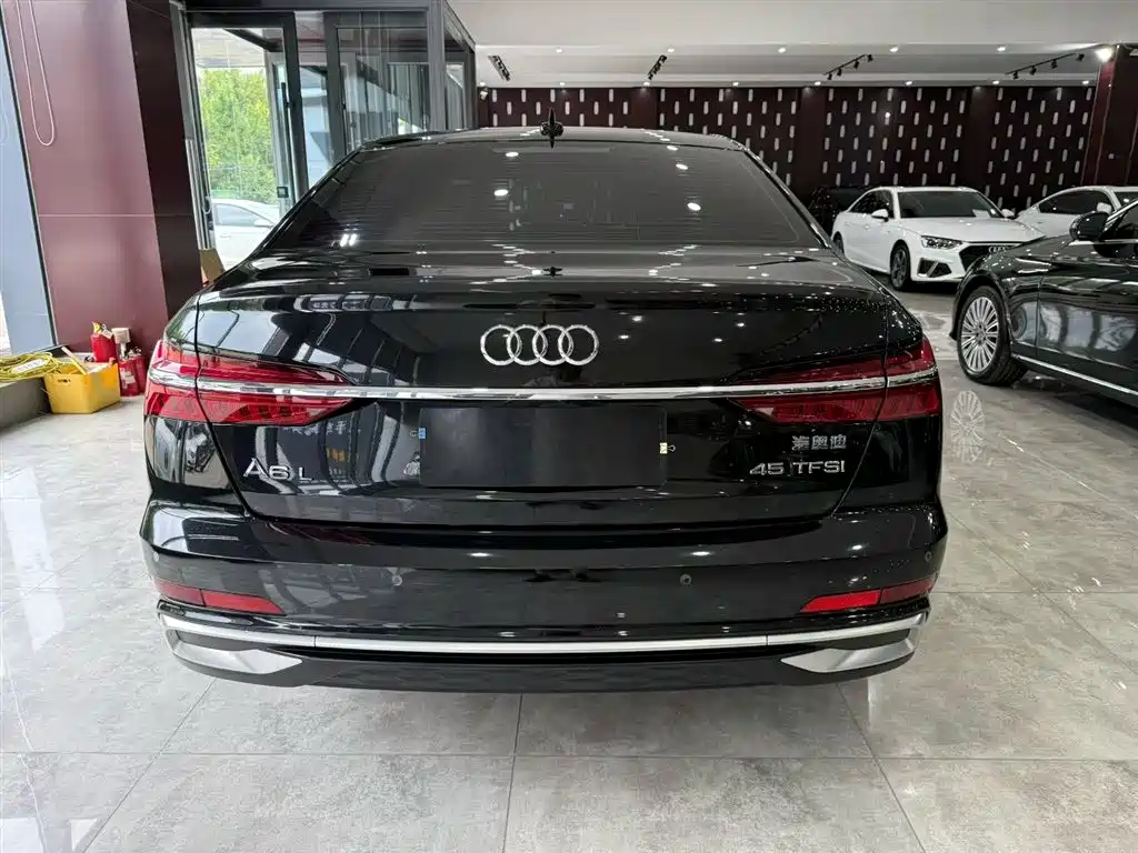 Audi A6L 2021 40 TFSI Luxury Sport фото 4