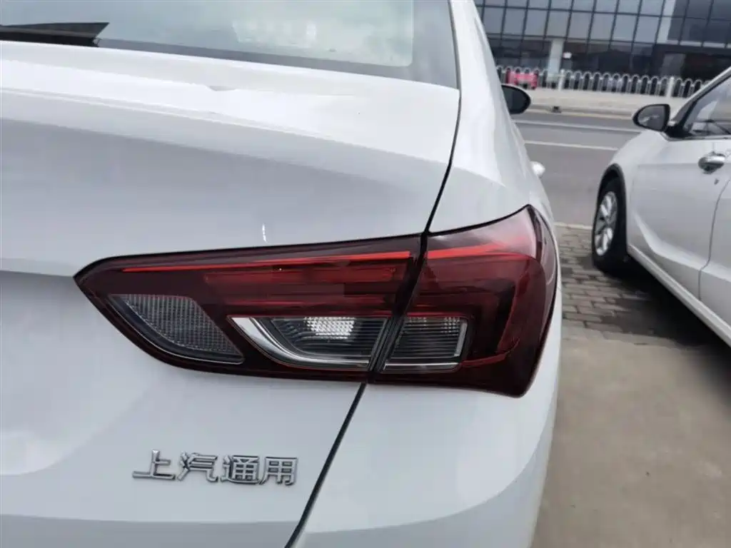 Buick Excelle 2020 15N CVT Elite фото 8
