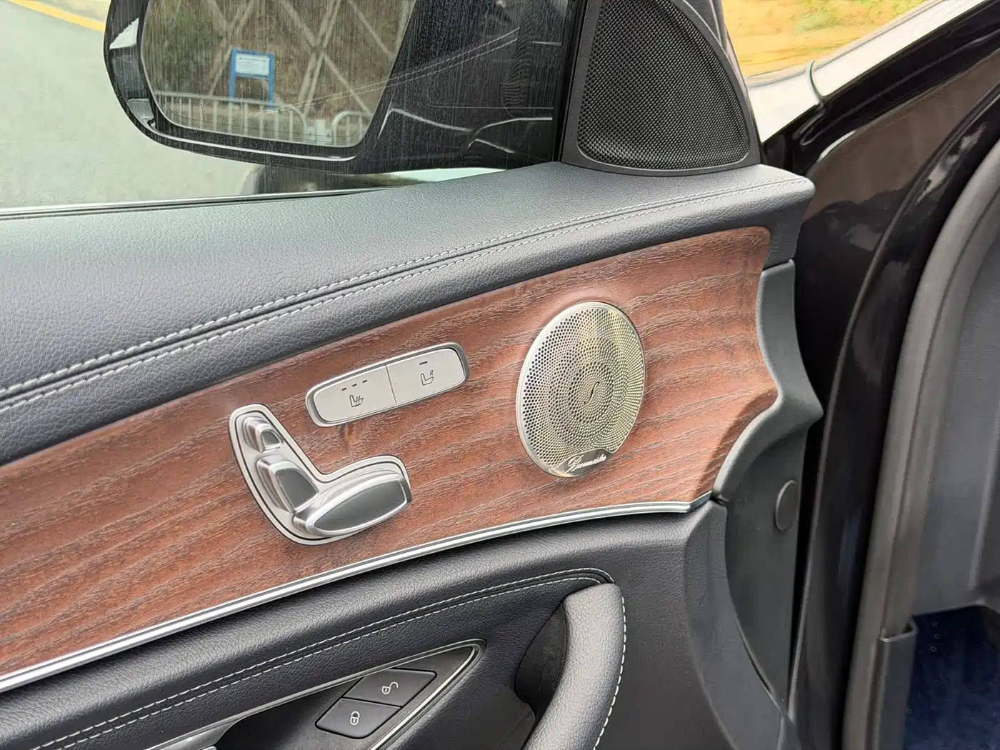 Mercedes-Benz E-Class 2022 E 300 L Luxury фото 11