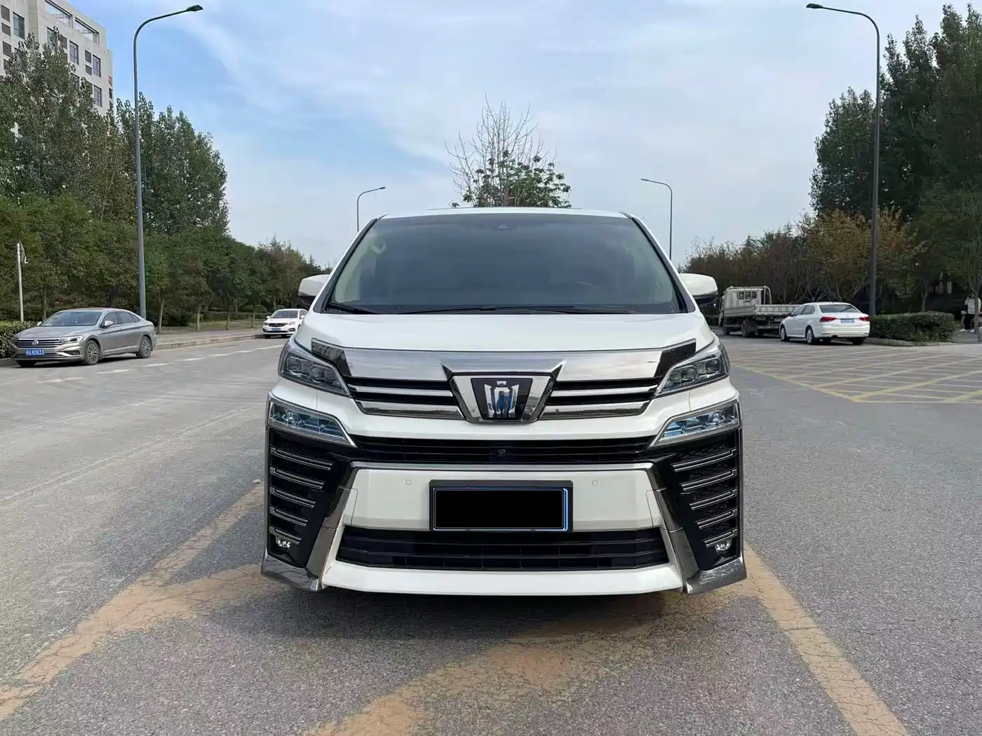 Toyota Vellfire 2021 Crown Hybrid 2.5L HV Supreme Edition фото 2