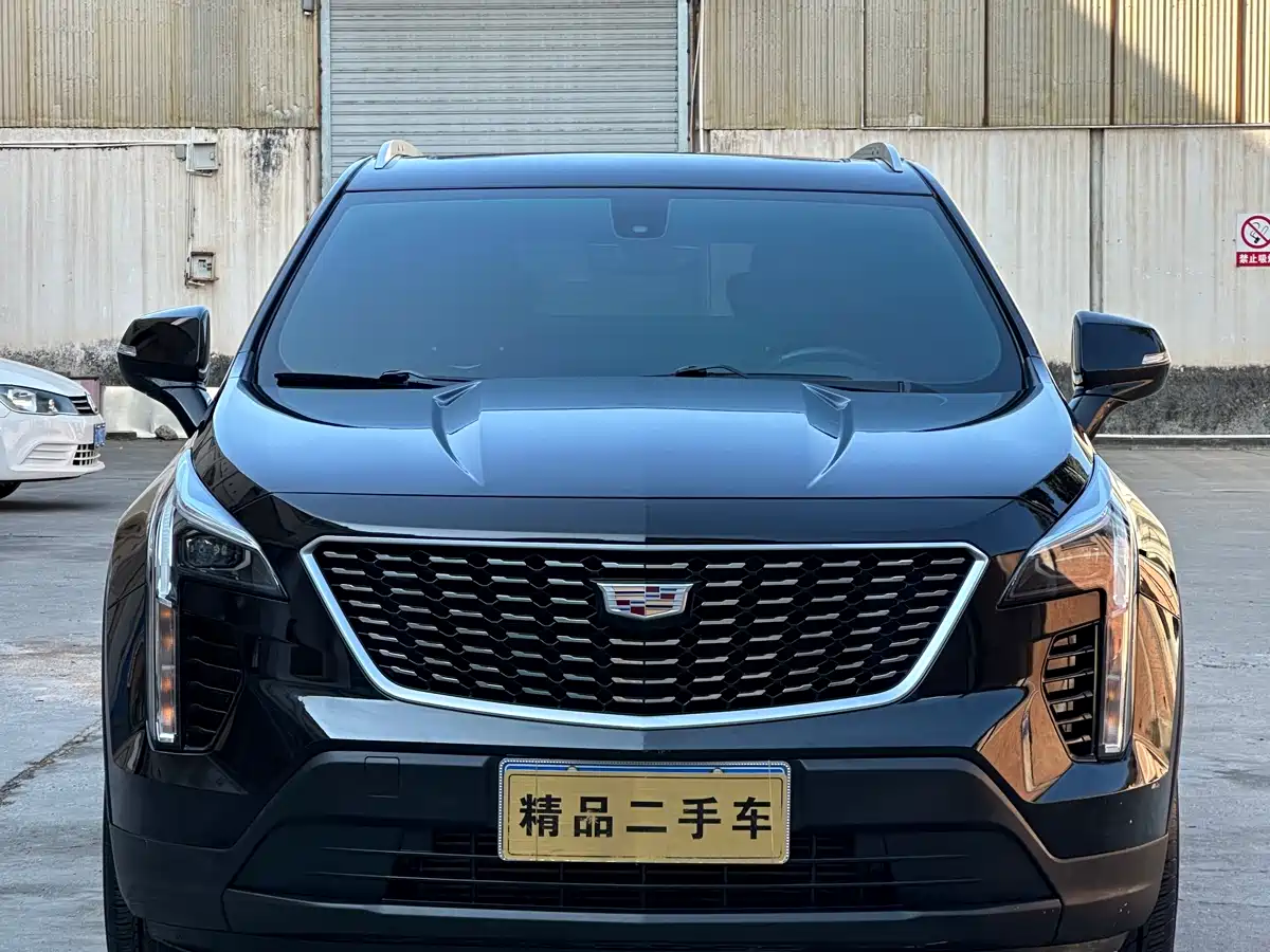 CADILLAC XT4