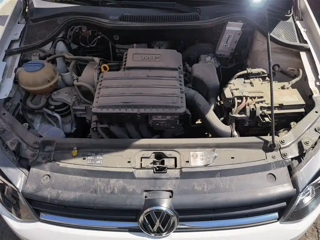 Volkswagen Polo 2016 1.4L Automatic Trend фото 11