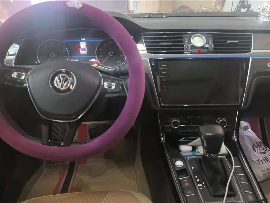 Volkswagen Phideon 2018 Facelift 380TSI FWD Business фото 12