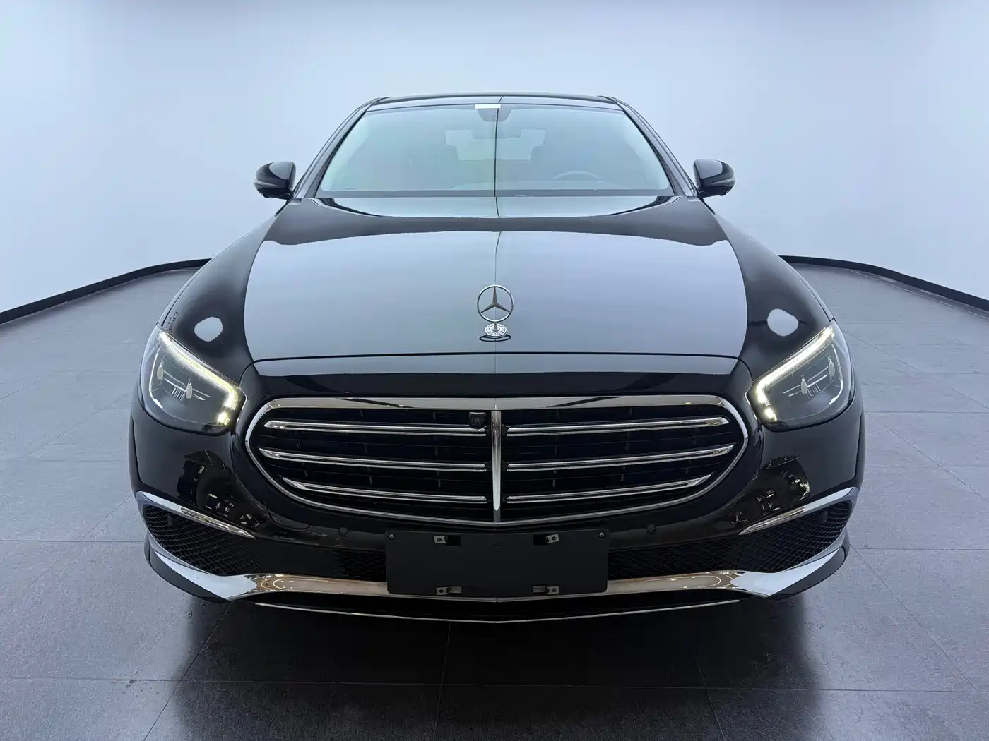 Mercedes-Benz E-Class 2023 Facelift E 300 L Luxury фото 2