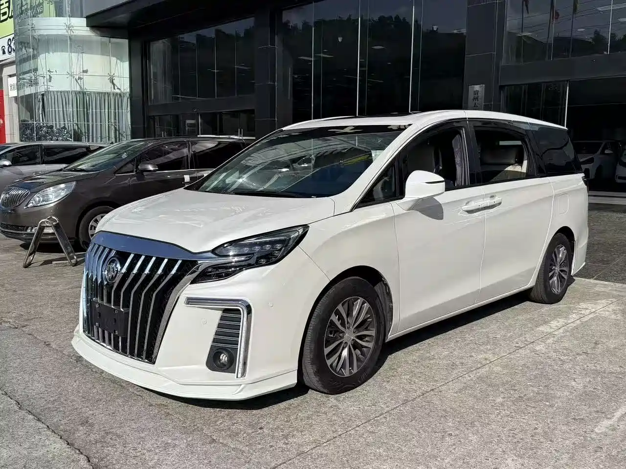 Buick GL8, миниатюра 2