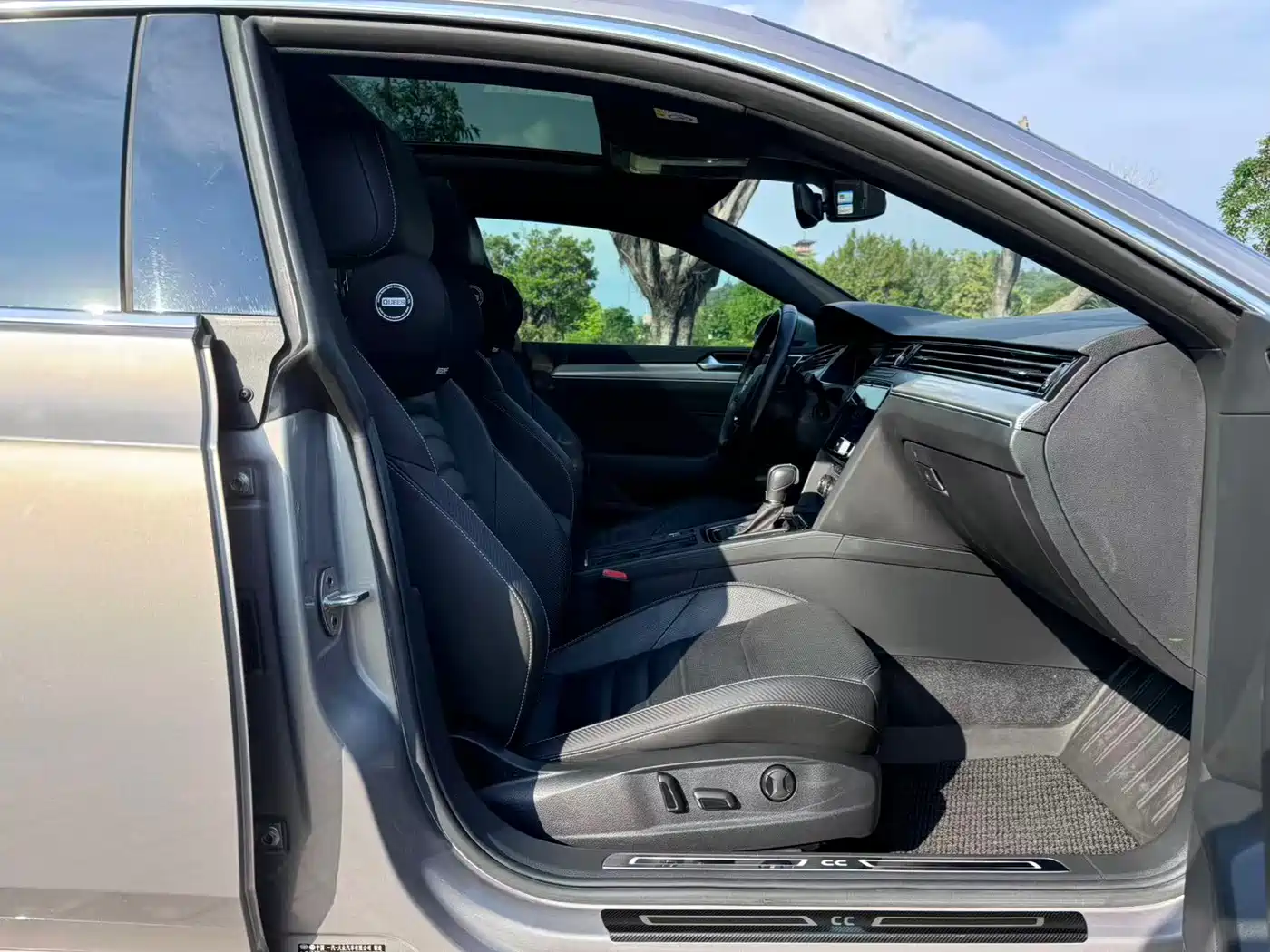 Volkswagen FAW-Volkswagen CC 2019 330TSI Charm Edition China VI фото 10