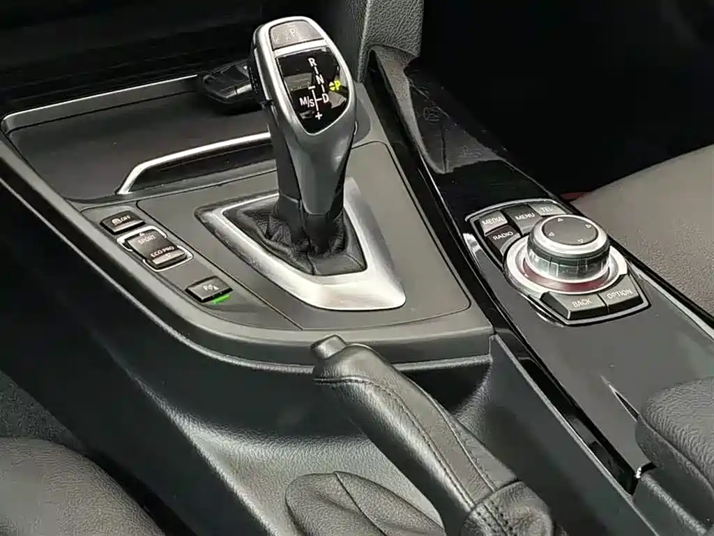 BMW 3 Series 2017 320Li M Sport фото 5