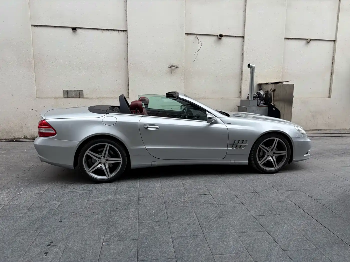 Mercedes-Benz SL-Class 2011 SL 300 Grand Edition фото 4