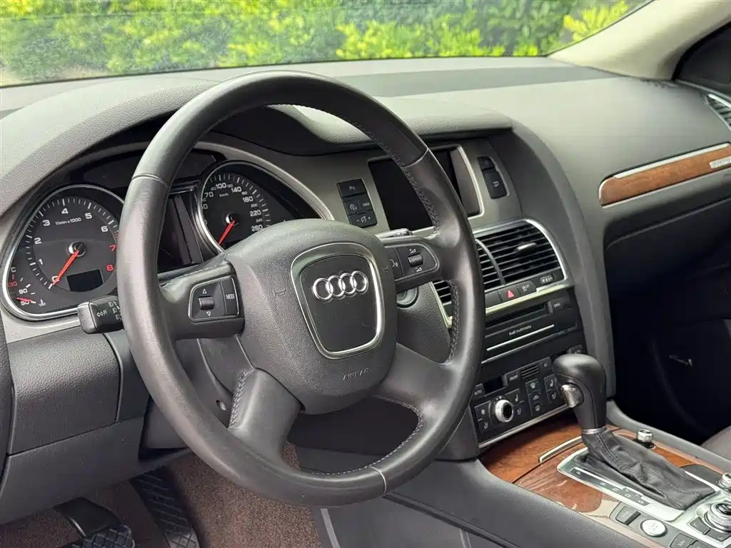 Audi Q7 2011 3.0 TFSI Technology (200kW) фото 7