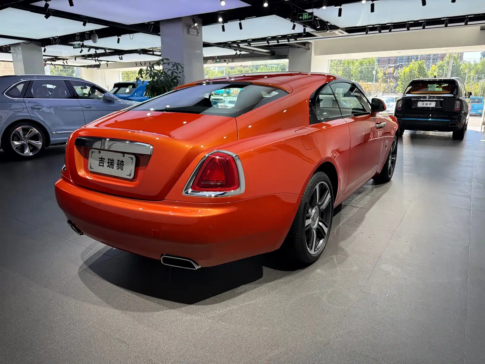 Фото 4 - Rolls-Royce Wraith