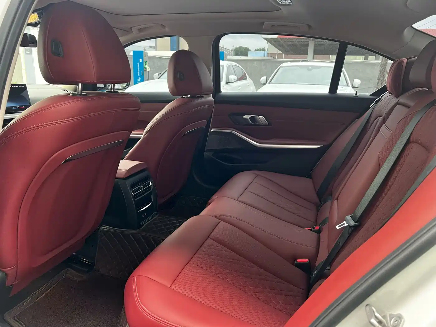 BMW 3 Series 2025 325Li M Sport Package фото 7
