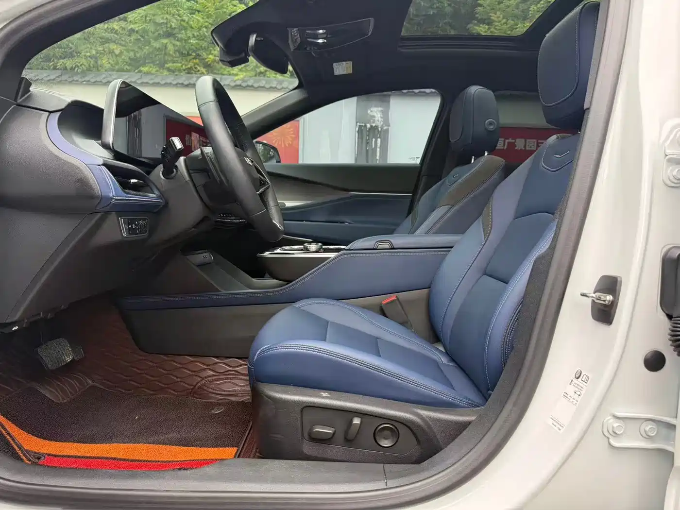 Cadillac GT4 2023 2023 25T Luxury Edition