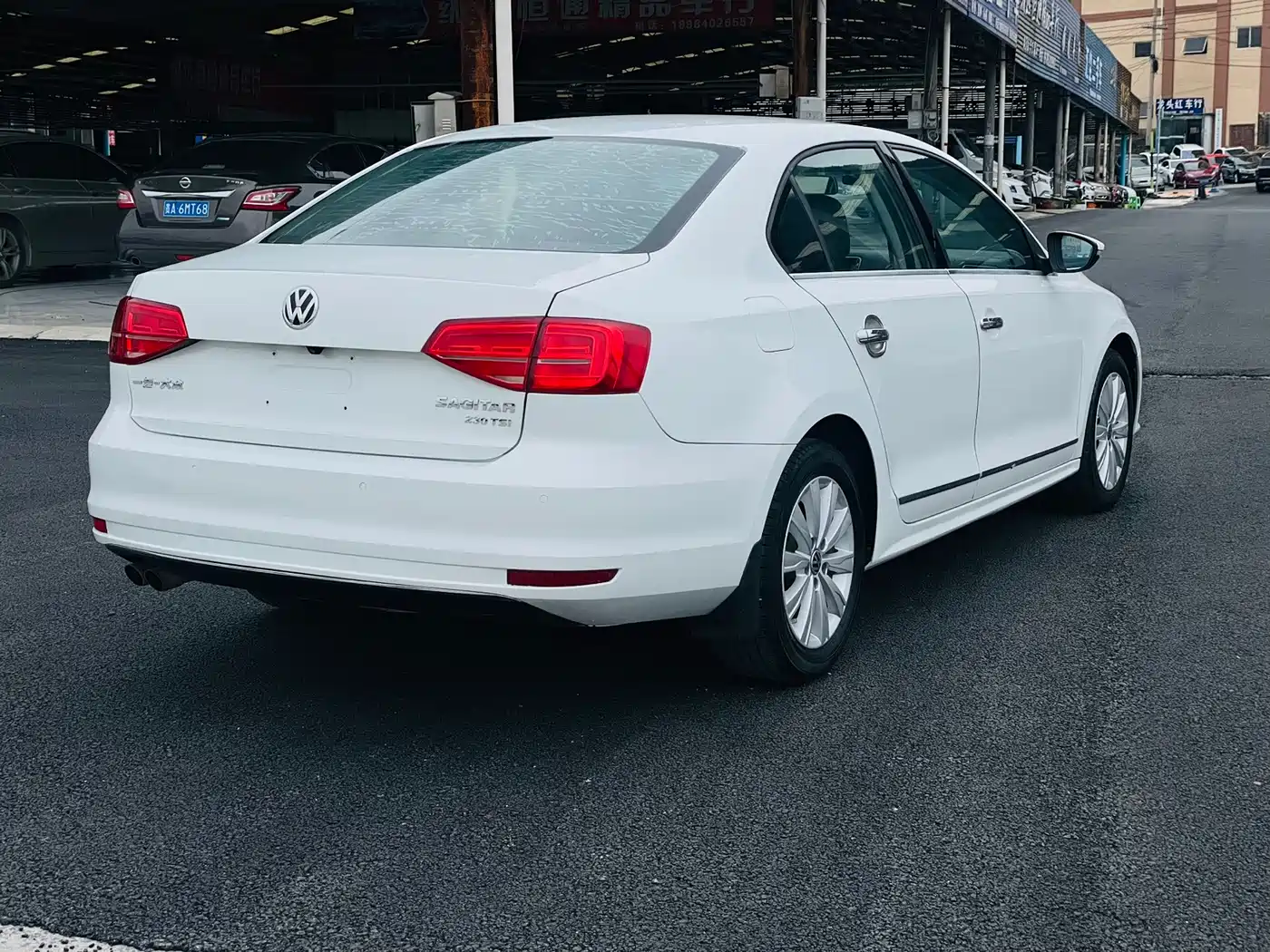 Volkswagen Sagitar 2015 230TSI Automatic Comfort фото 13