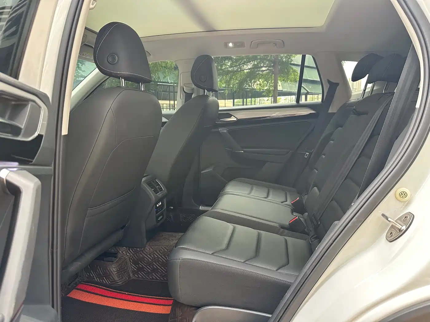 Volkswagen Tayron 2021 330TSI 2WD 3rd Anniversary Limited Edition фото 8