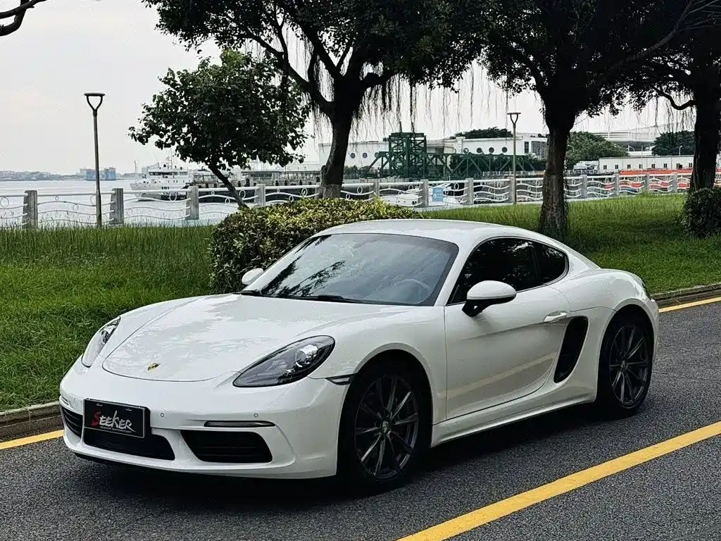 Фото 1 - Porsche 718