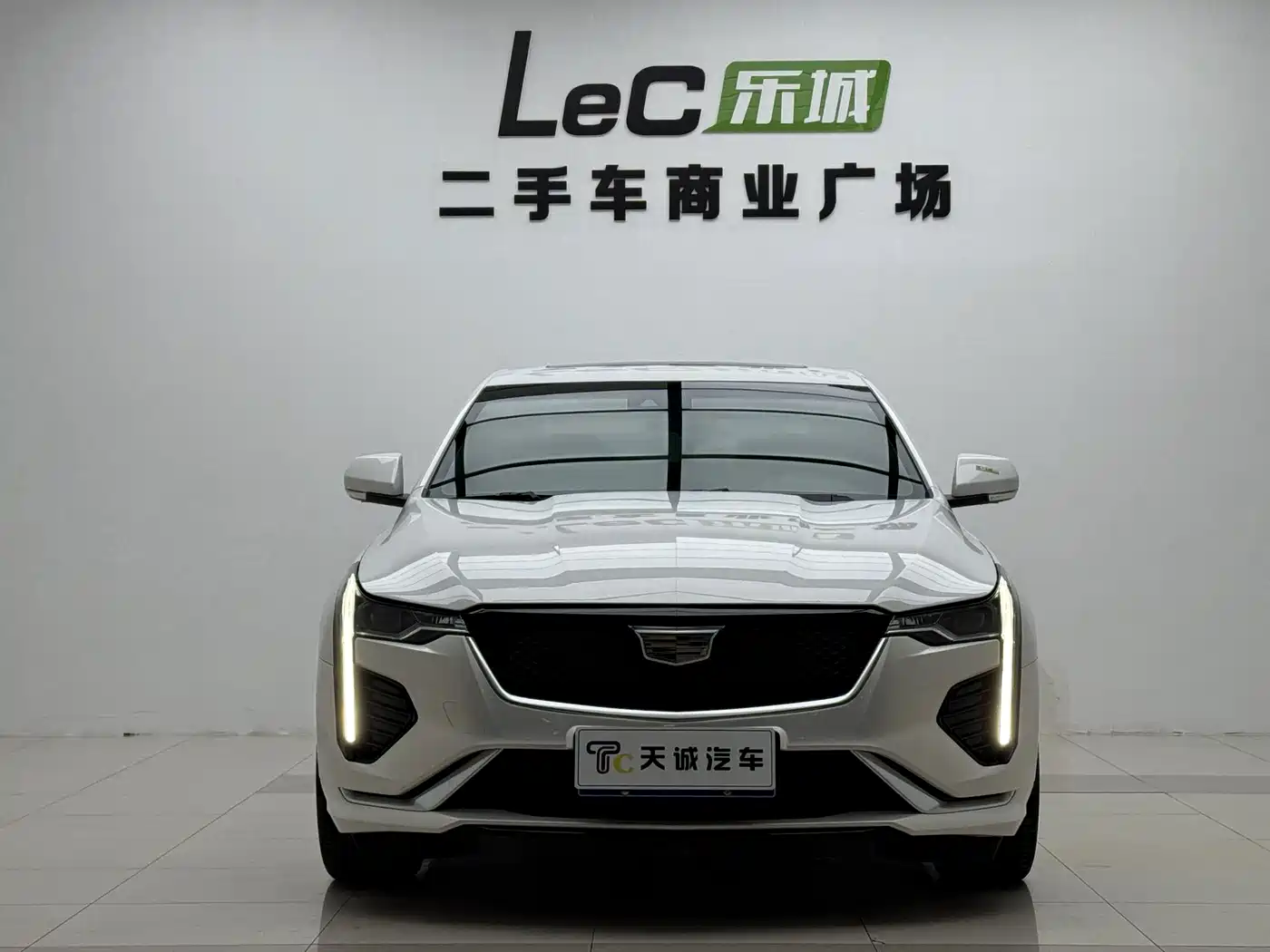 Cadillac CT4 2022 2021 28T Fashion Edition