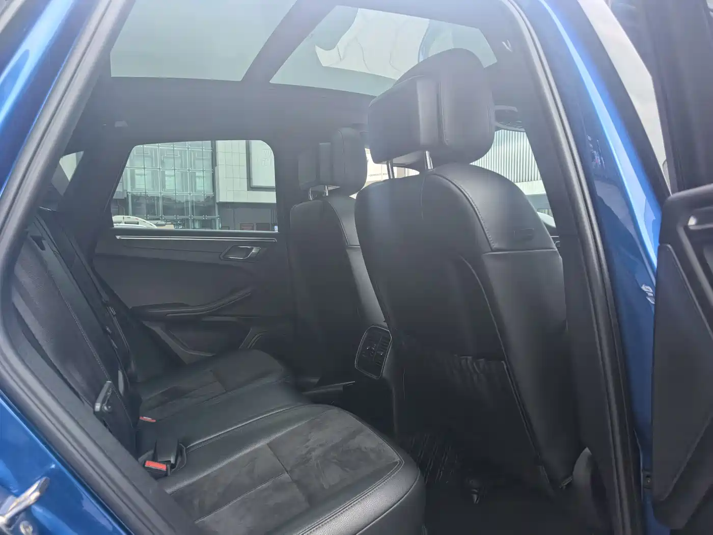 Porsche Macan 2016 Macan 2.0T фото 22