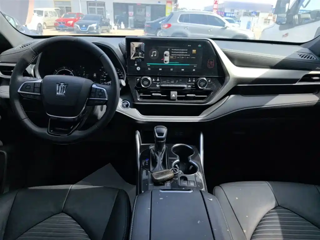 Toyota Crown Kluger 2023 2.5L HEV AWD Luxury Edition фото 10