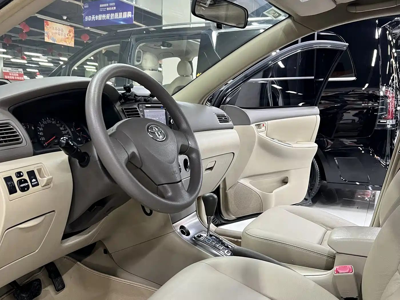 Toyota Corolla 2011 1.6L Automatic Luxury Edition фото 8