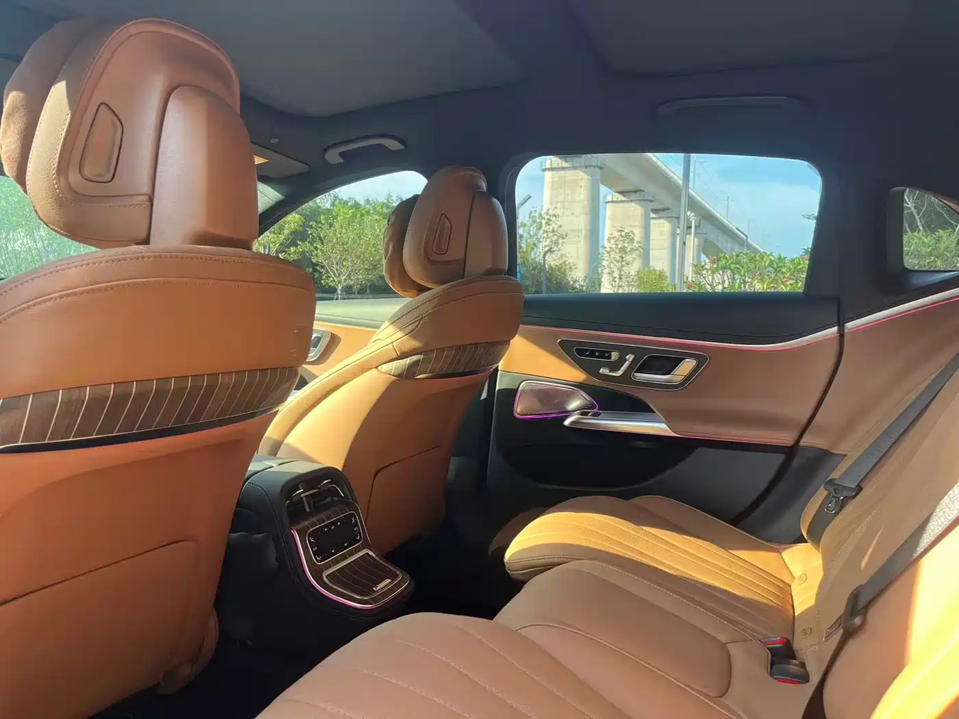 Mercedes-Benz E-Class 2026 E 300 L Luxury фото 6