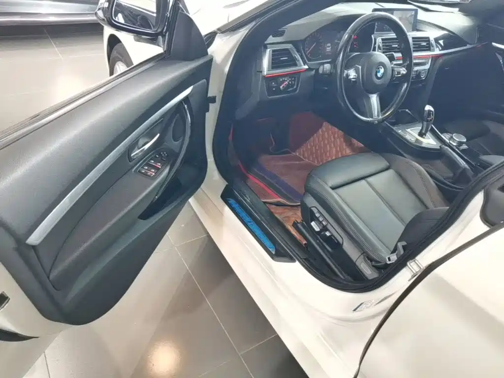 BMW 3 Series GT 2021 2020 320i M Sport Package