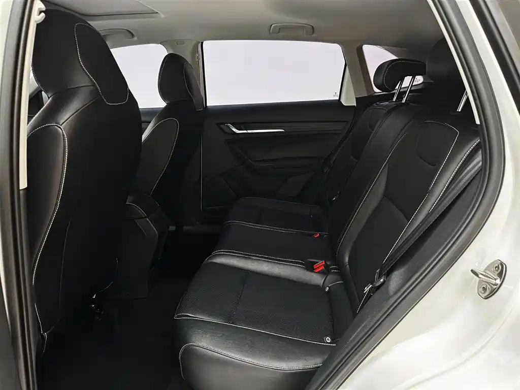 Škoda Kamiq 2022 1.5L Automatic Comfort Edition фото 12