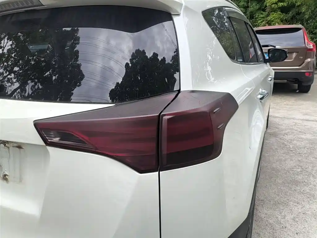 Toyota RAV4 Rongfang 2015 2.5L Automatic 4WD Elite Edition фото 8