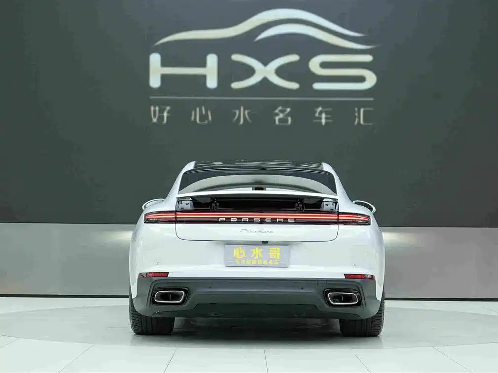 Photo 5 - Porsche Panamera
