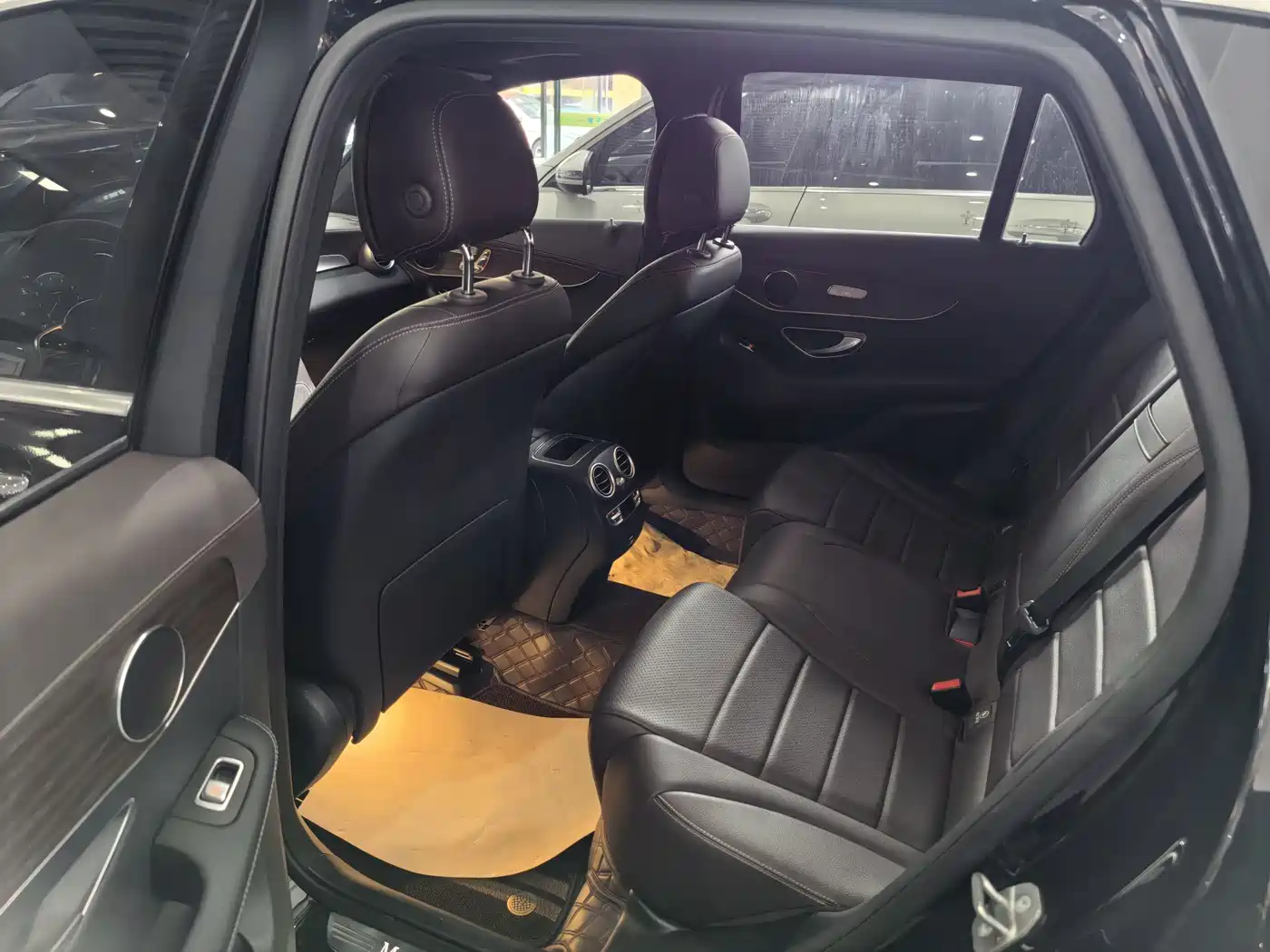 Mercedes-Benz GLC 2022 Model GLC 300 L 4MATIC Dynamic Edition фото 7