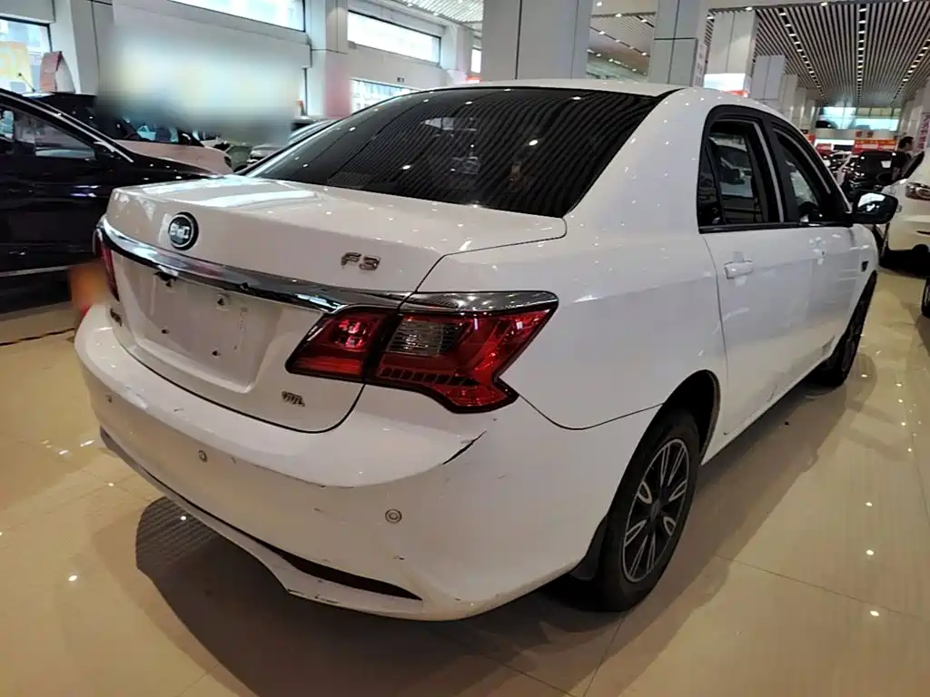 صورة 7 - BYD F3